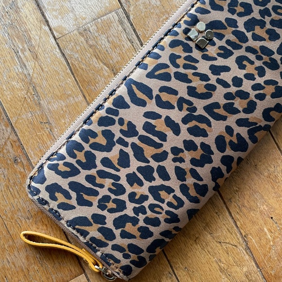 Kate Spade clutch - Picture 2 of 5